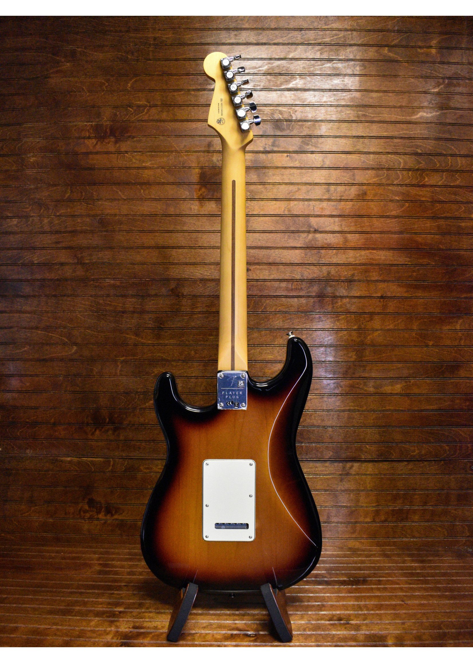 Fender Fender Player Plus Stratocaster 3-Color Sunburst