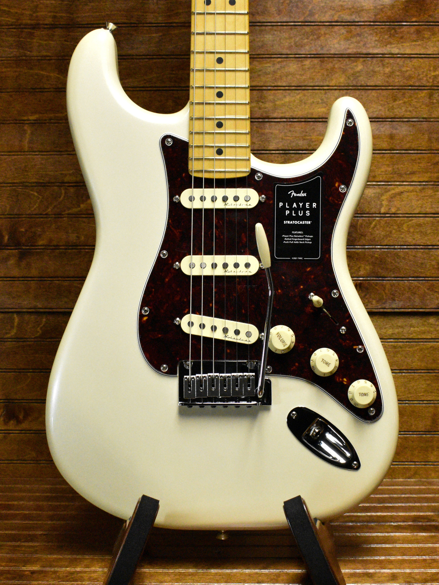 Fender Player Plus Stratocaster Olympic Pearl - Newell's Music