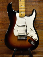 Fender Fender Player Stratocaster HSS 3-Color Sunburst
