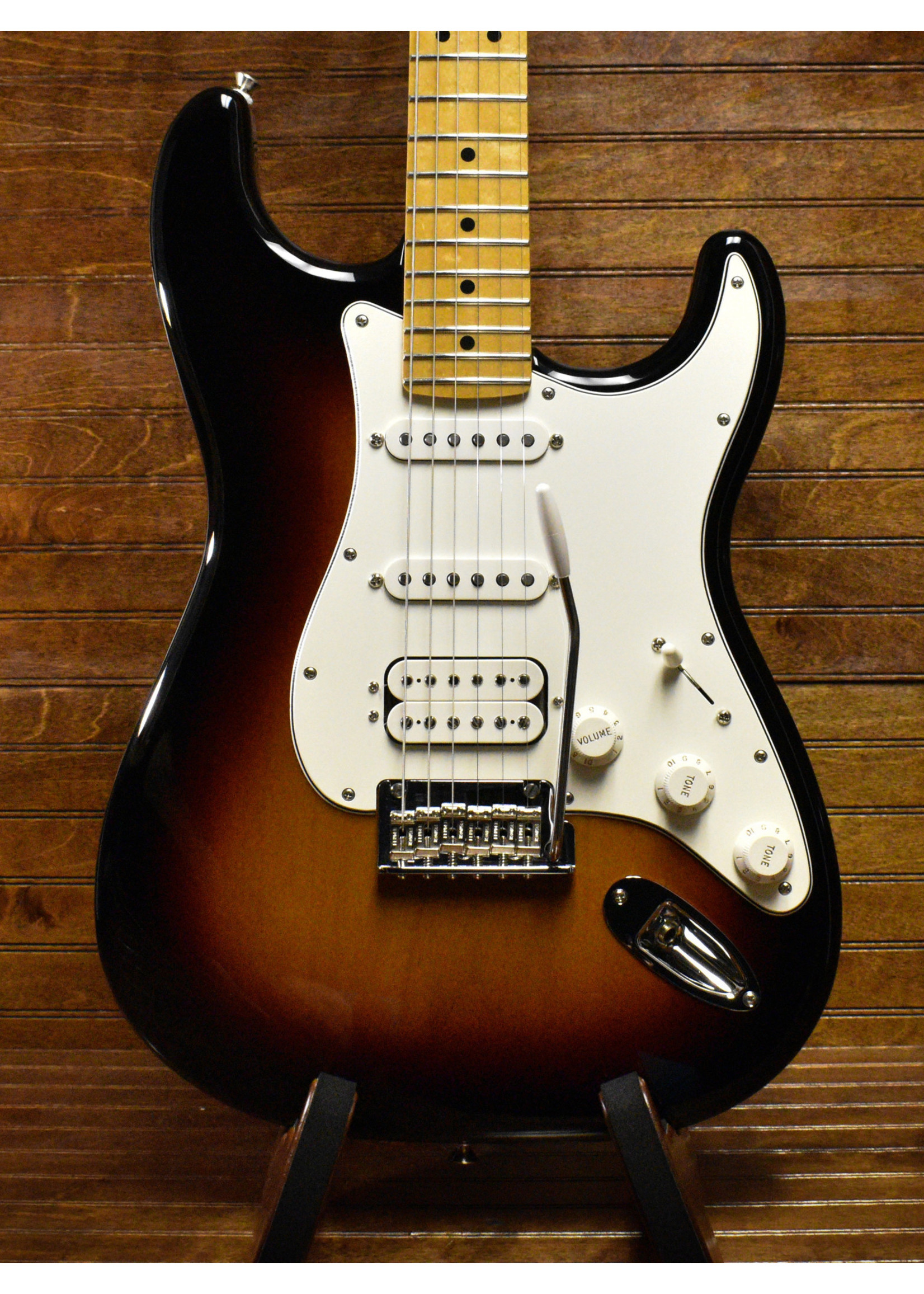 Fender 2018 Fender Player Stratocaster HSS 3-Color Sunburst