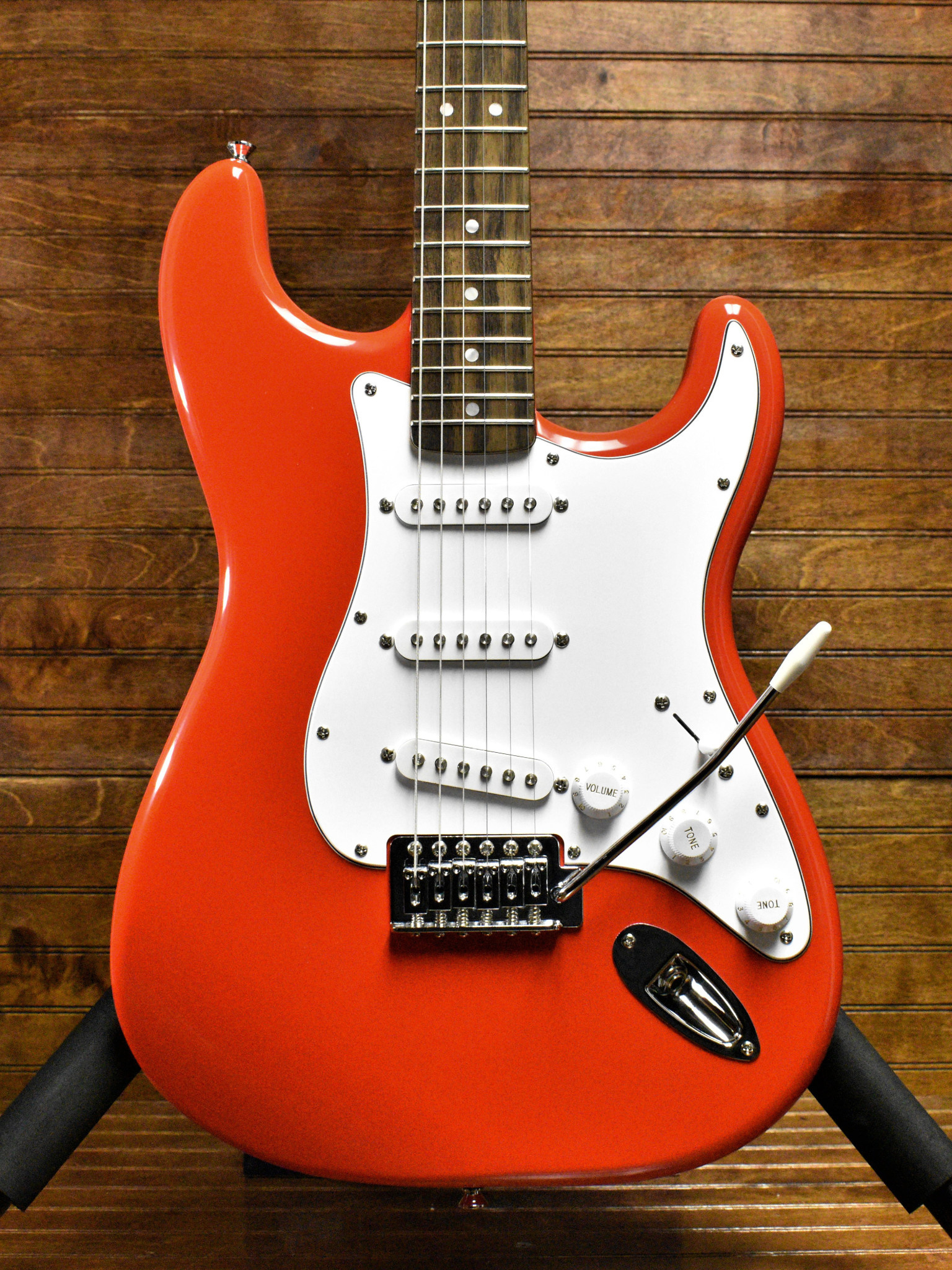 Squier affinity stratocaster. Squier Stratocaster Affinity Red.