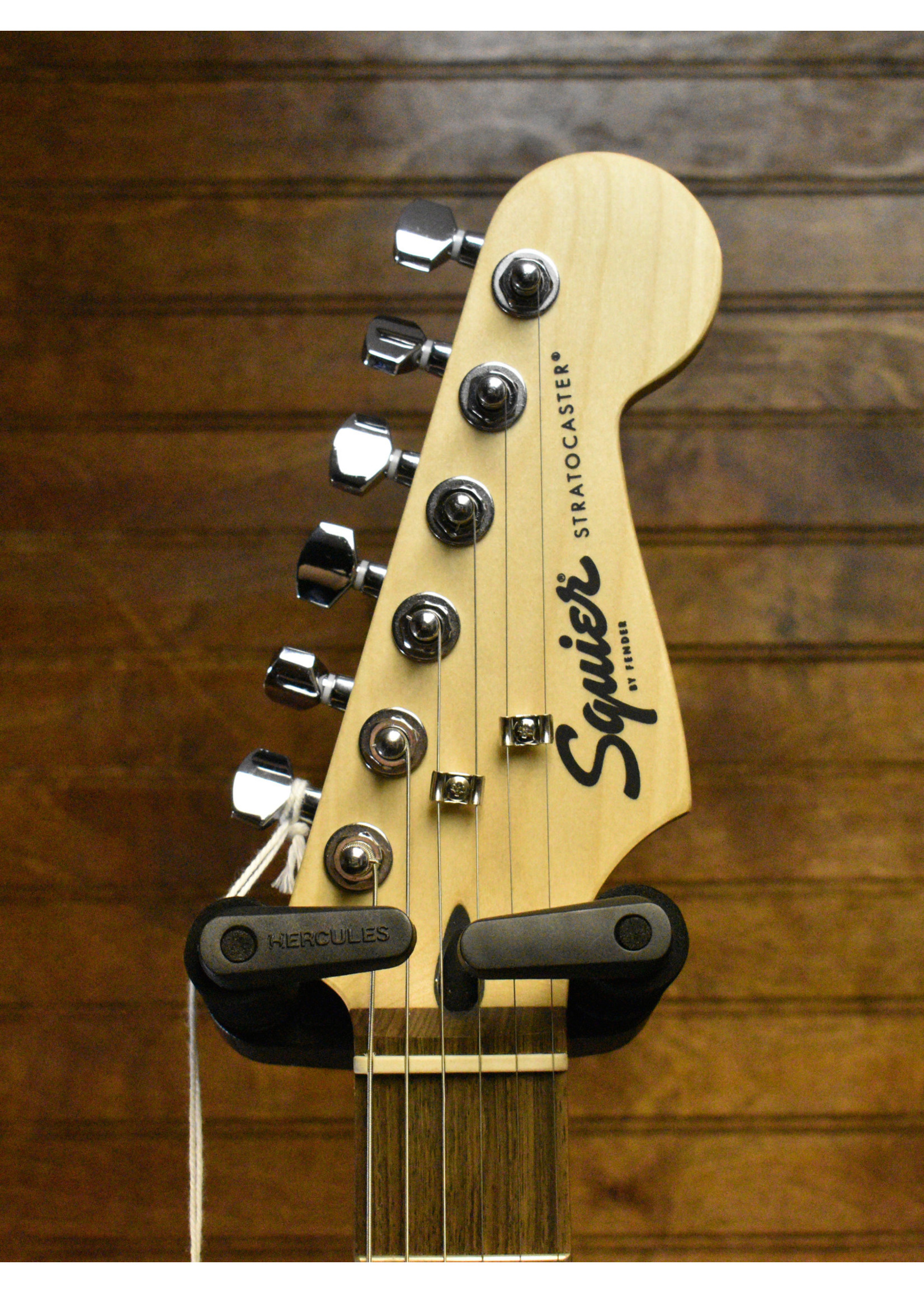 Squier by FENDER Bullet Strat エレキギター 日本で買 おもちゃ