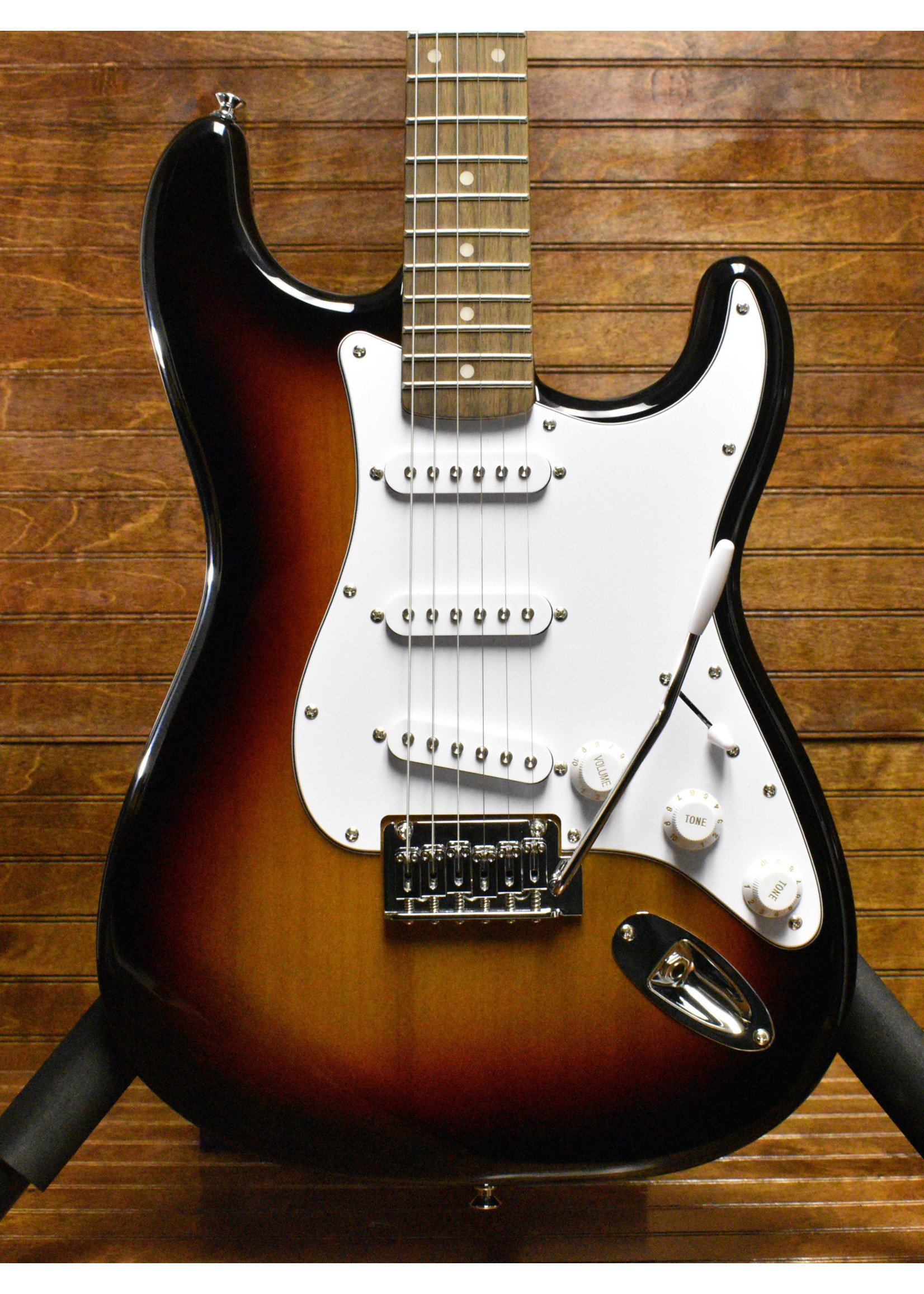 Squier Squier Affinity Stratocaster, 3 Color Sunburst - Newell's Music