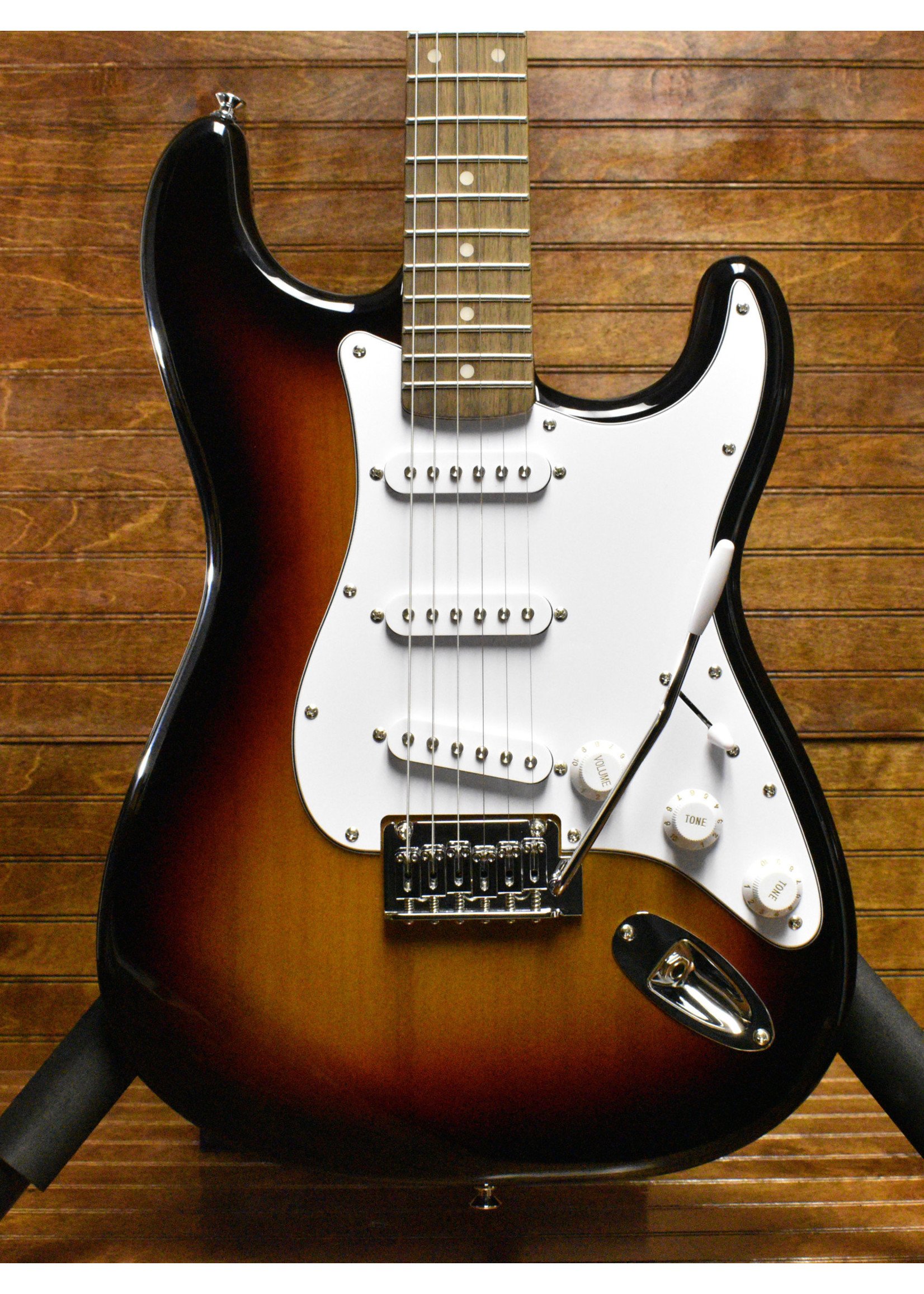 Squier Squier Affinity Stratocaster, 3 Color Sunburst