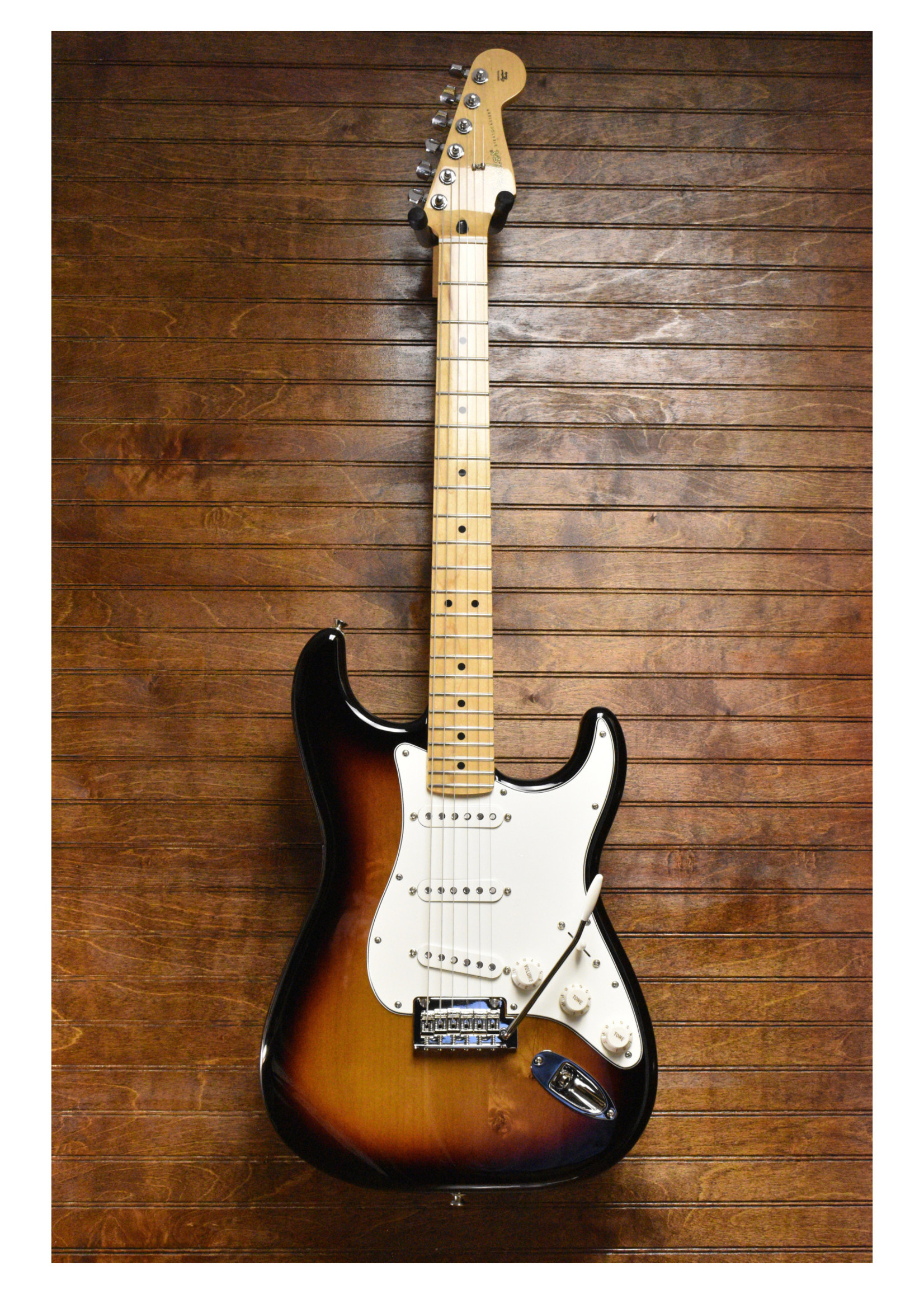 Fender Player Stratocaster Sunburst, Maple - Newell's Music