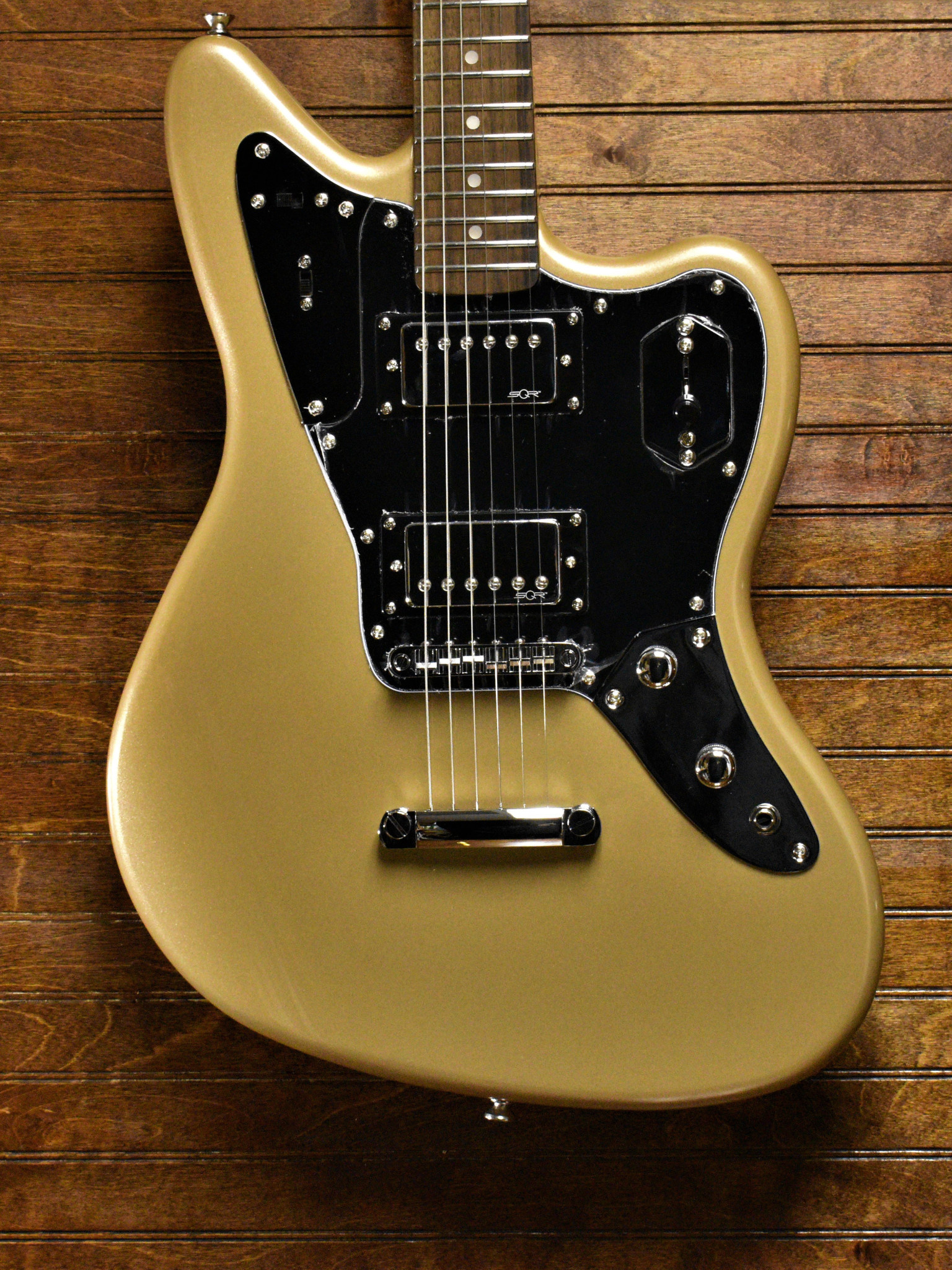 Squier Contemporary Jaguar® HH ST, Laurel Fingerboard, Black Pickguard,  Shoreline Gold