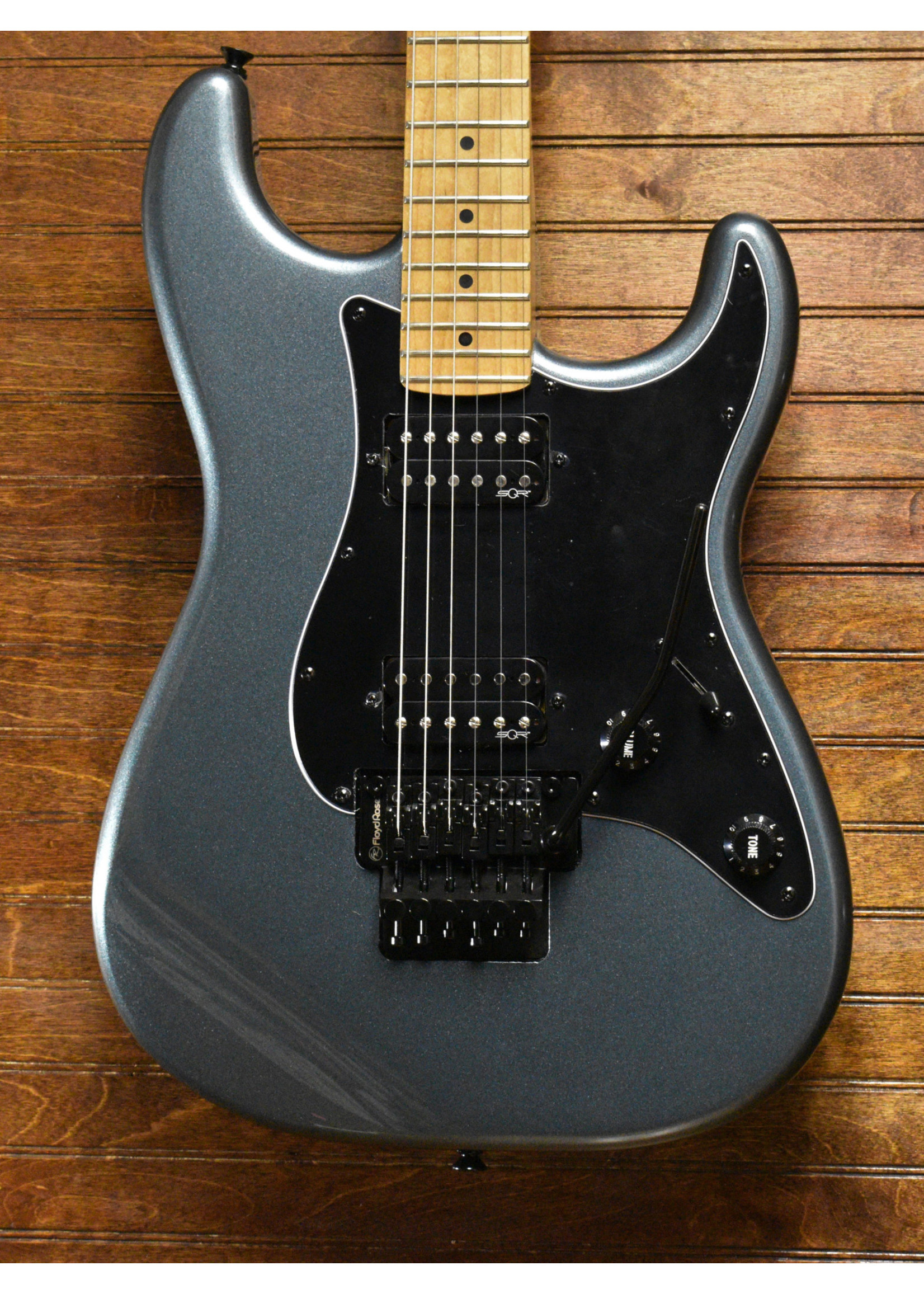 Squier Squier Contemporary Stratocaster® HH FR, Roasted Maple Fingerboard, Black Pickguard, Gunmetal Metallic