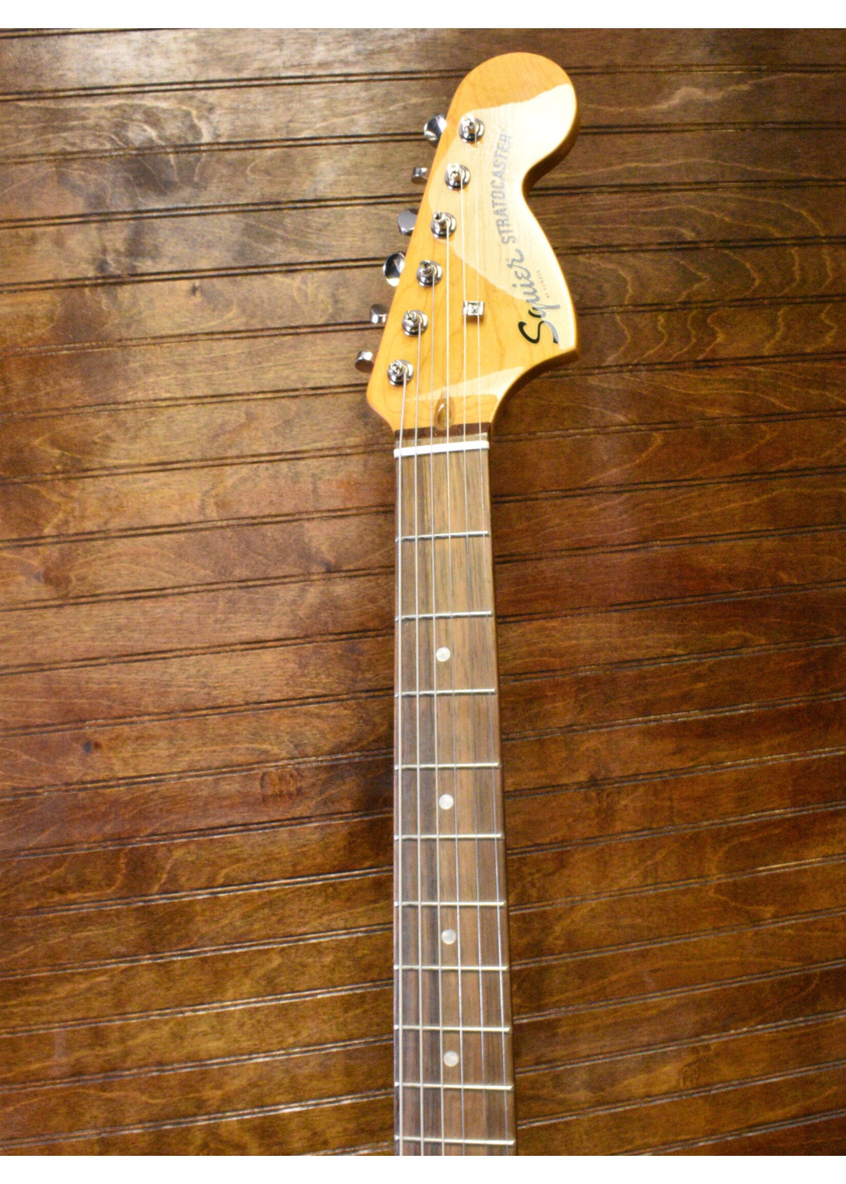 Squier Squier Classic Vibe 70's Stratocaster HSS Walnut