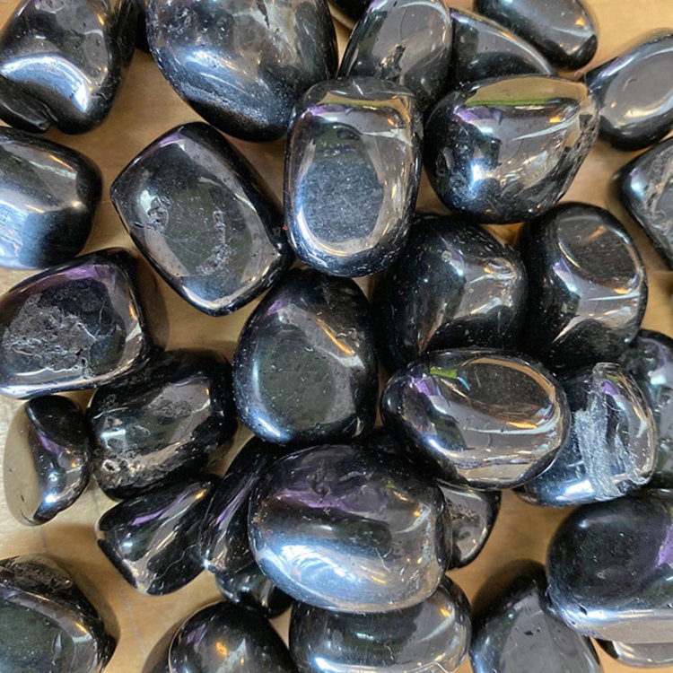 Jet Medium Tumbled Stone