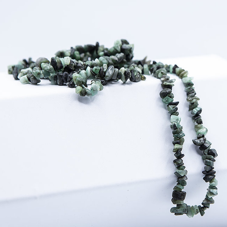 Emerald Chip 36 in. Necklace