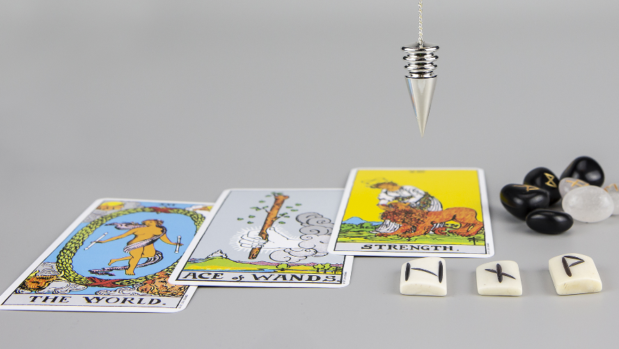 Tarot & Divination