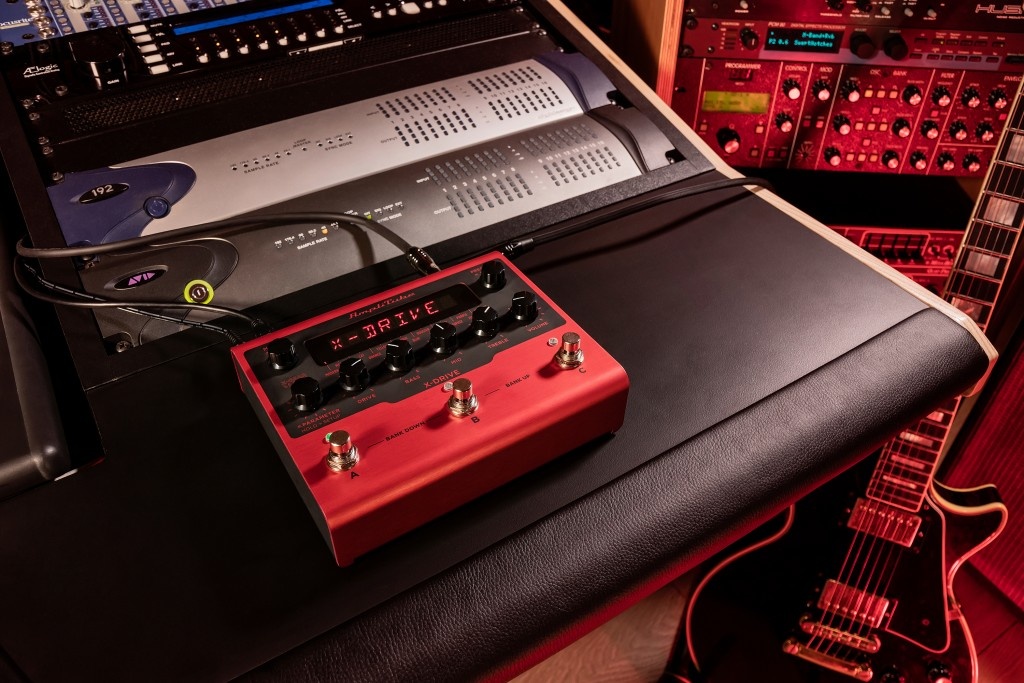 IK Multimedia AmpliTube X-Drive Distortion - 16 High-End Algorithms, Your Studio Sound On Stage