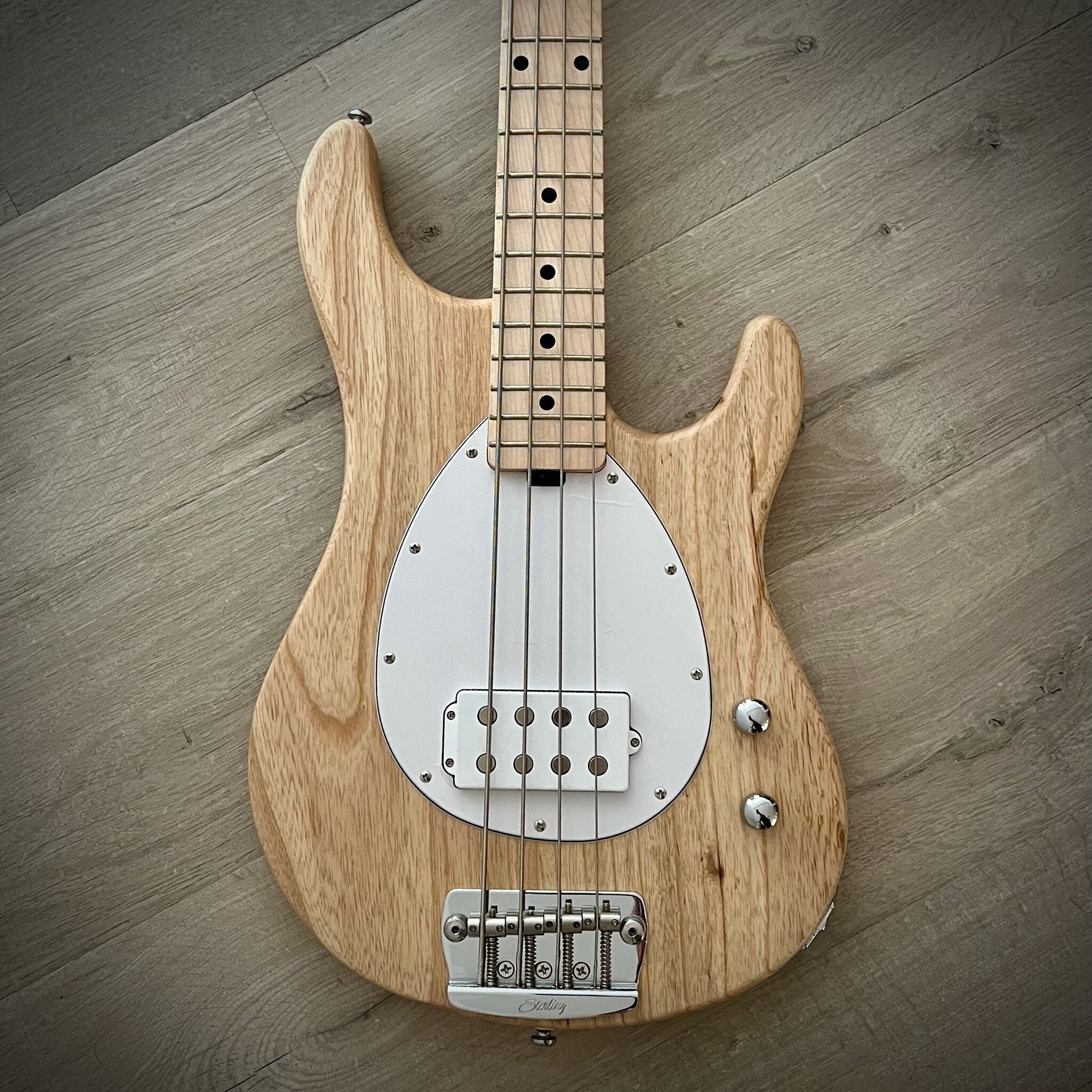 Sterling by Music Man Sterling SB14 4 String Bass Vintage Style