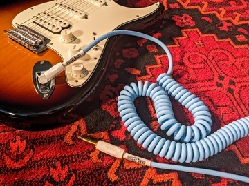 Pig Hog "Half Coil" Instrument Cable, 30-Foot, Daphne Blue (vintage style with tangle-free distance!)