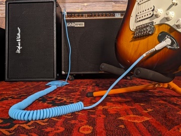 Pig Hog "Half Coil" Instrument Cable, 30-Foot, Daphne Blue (vintage style with tangle-free distance!)