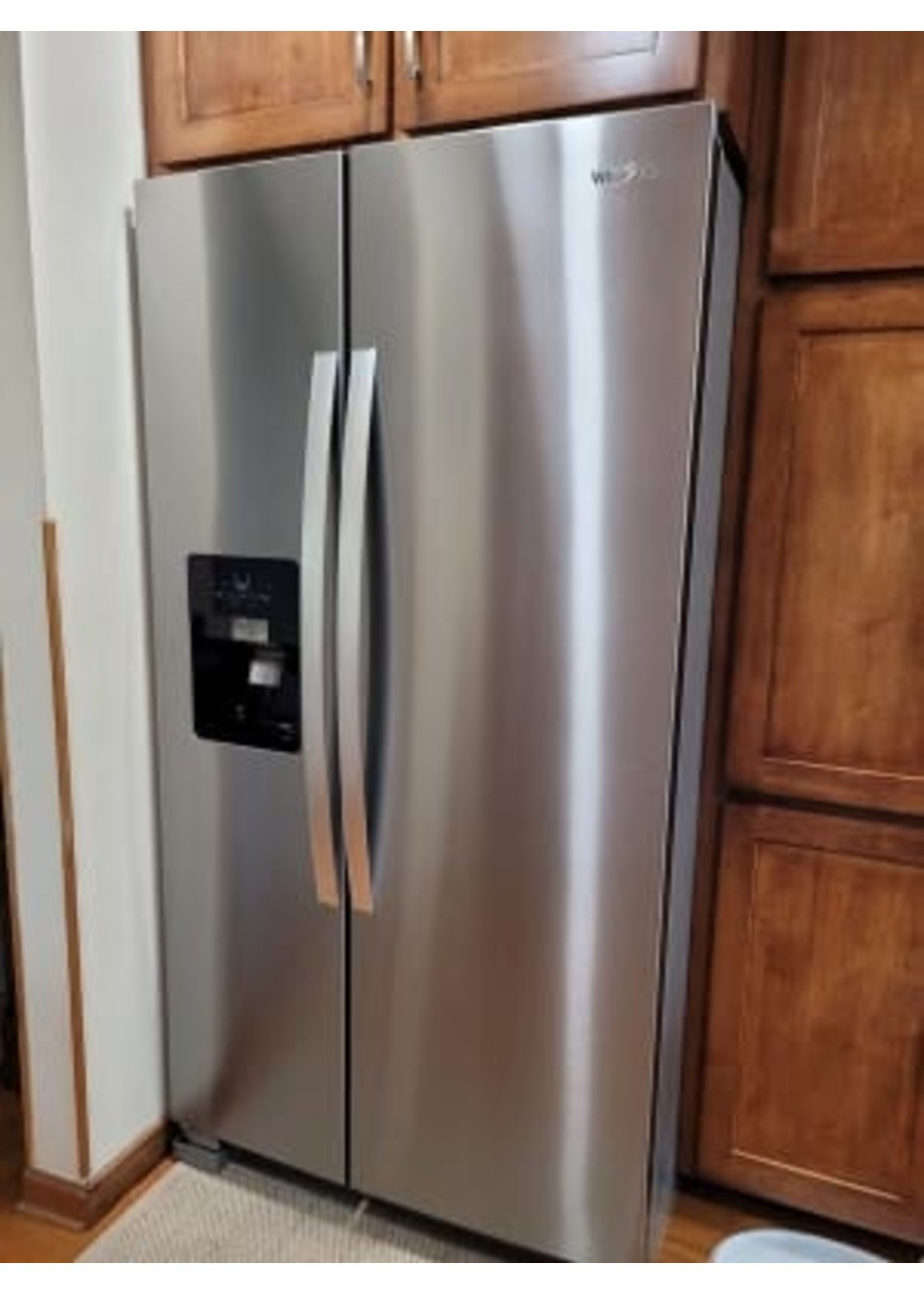 Whirlpool Whirlpool 24.6-cu ft Side-By-Side Refrigerator with Ice and Water Dispenser - Fingerprint Resistant Stainless Steel