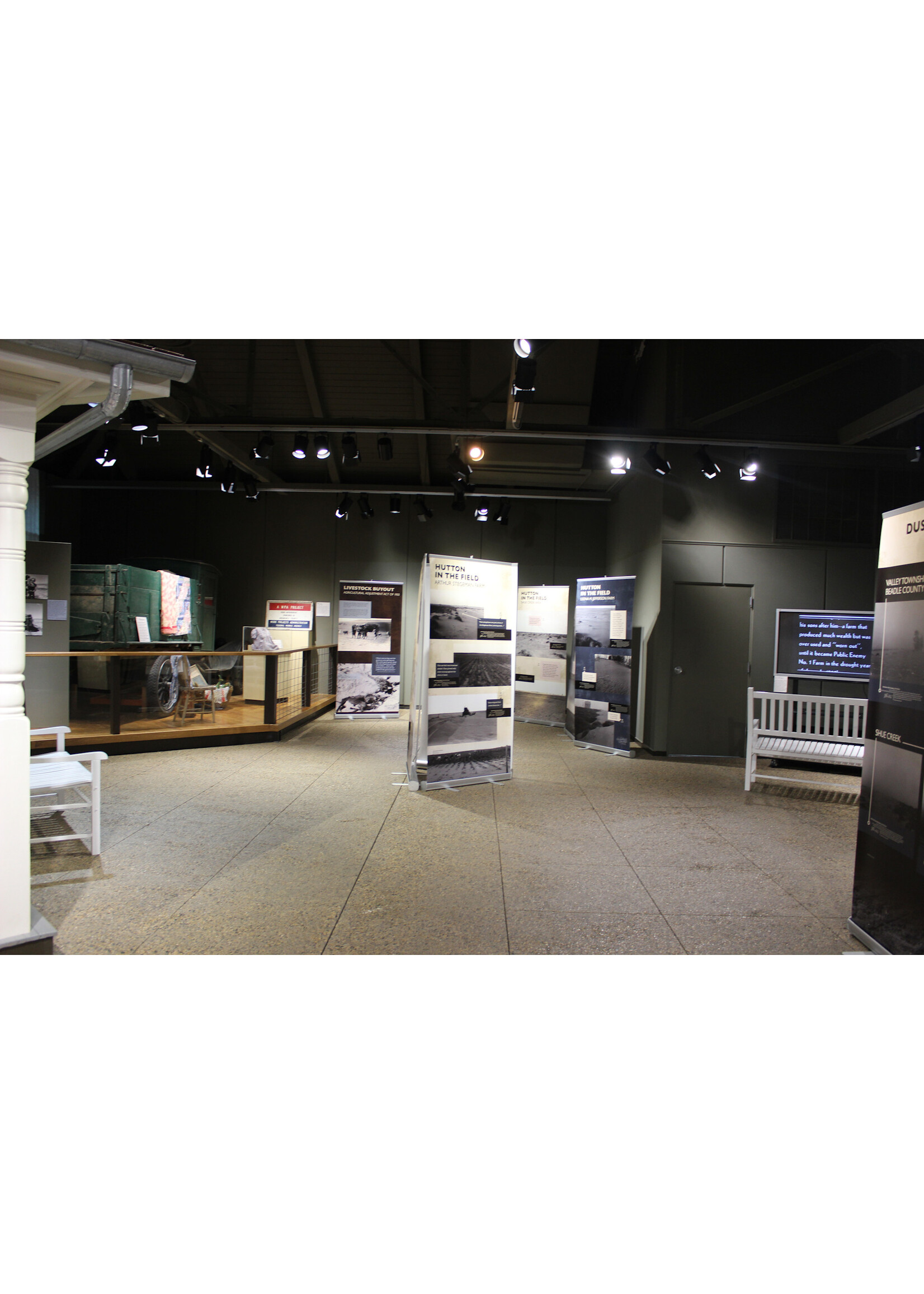 Exhibit Rental - Drowning in Dirt