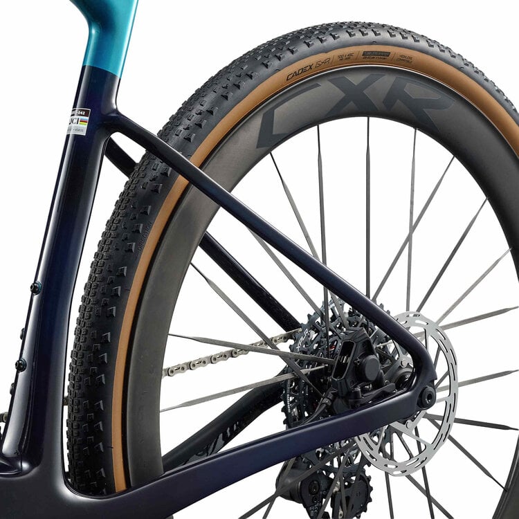Giant Giant Revolt Advanced SL 2 2027 Carbon Gravel Race Bike