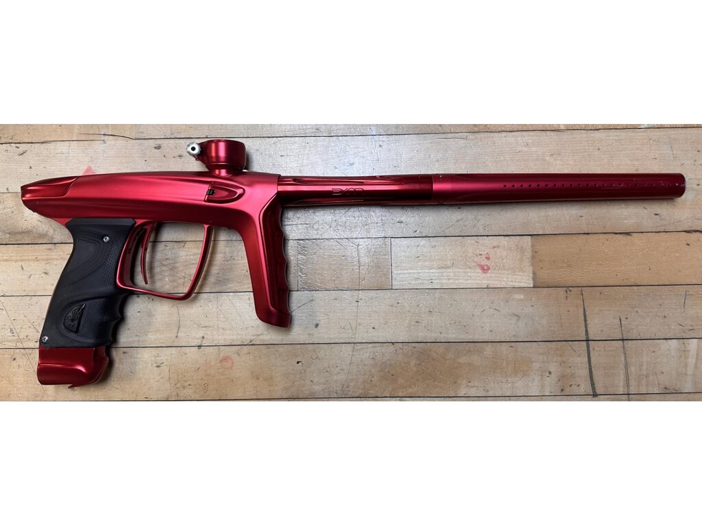 DLX Pre-Owned Luxe TM40 - Red