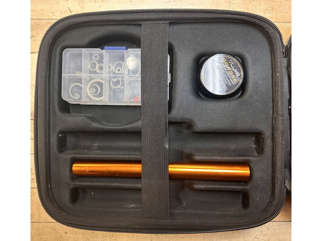 DLX Pre-Owned Luxe TM40 - Red