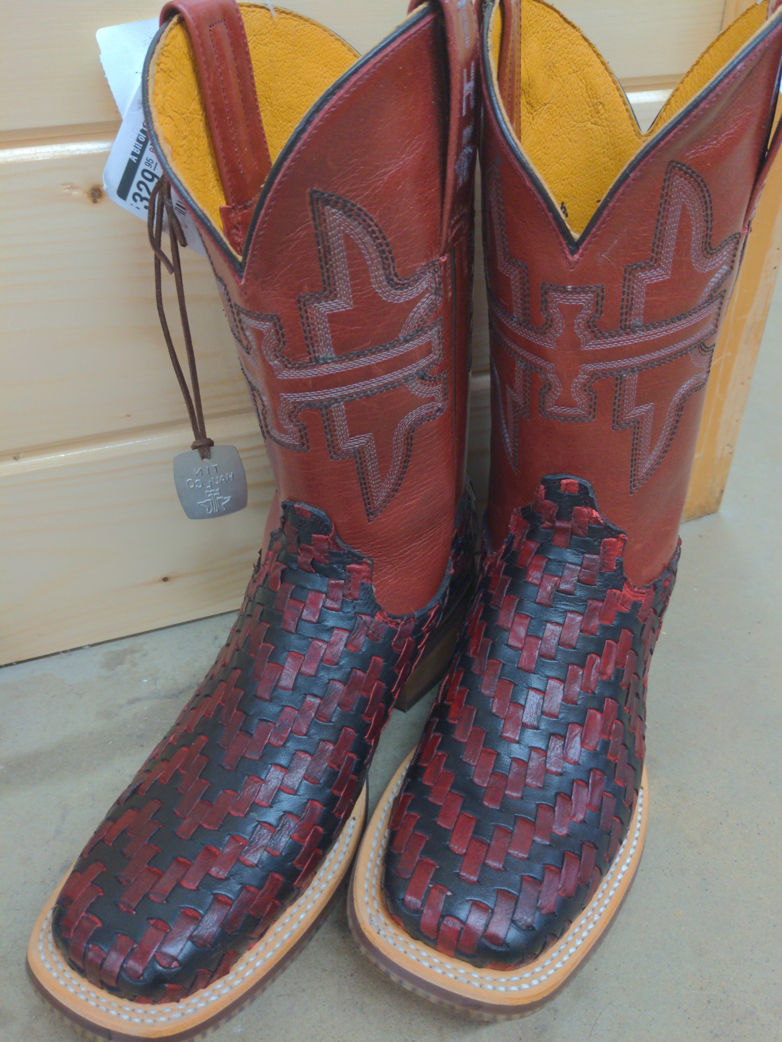 Red Revolver Iron & Rose Sole - A Bit of Tack
