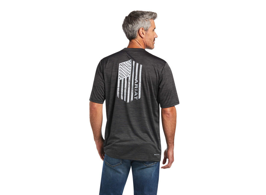 10039553 MNS CHARGER VERTICAL FLAG SS TEE CHARCOAL XXL