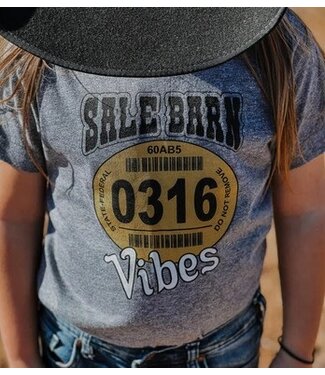 THE WHOLE HERD SALE BARN VIBES GRAY TEE