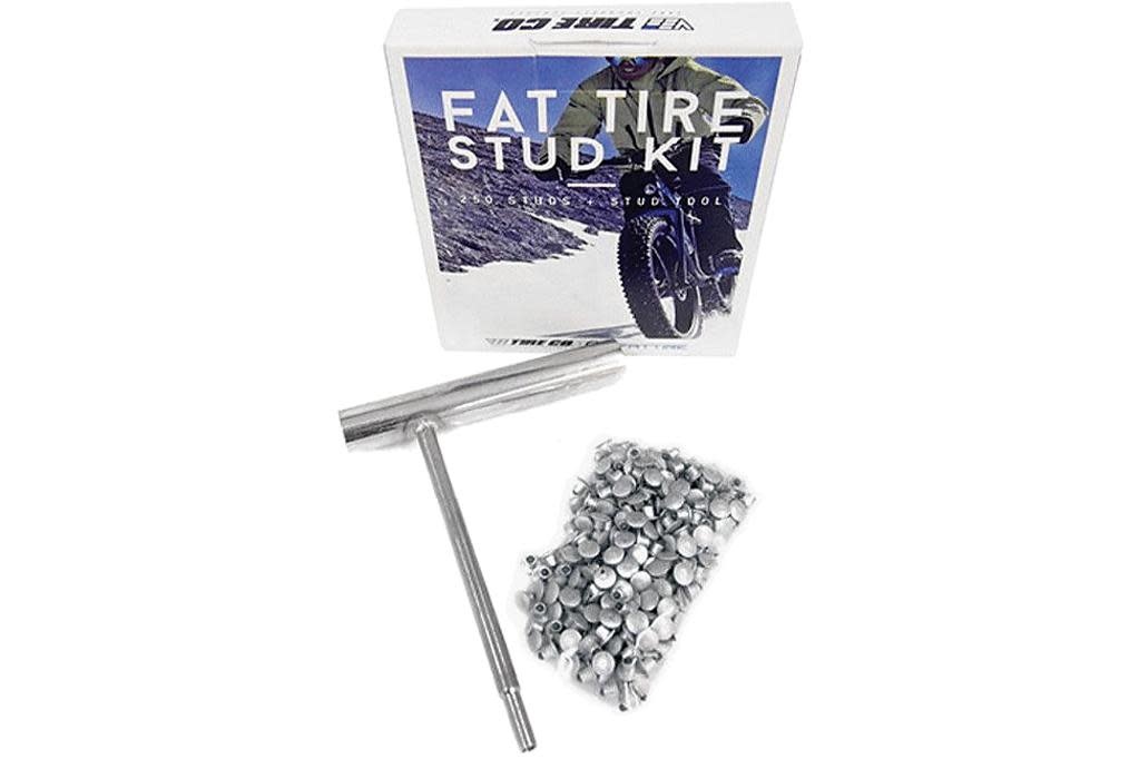 Vee Tire Rubber VEE TIRE Trousse avec clous de pneu Fat Bike et outil de fixation