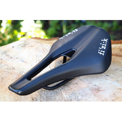 Fizik FIZIK Tempo Argo R5 selle de vélo 150 mm 250 g Noire