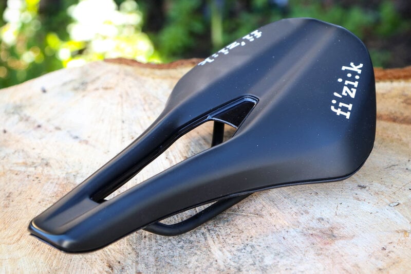 Fizik FIZIK Tempo Argo R5 selle de vélo 150 mm 250 g Noire