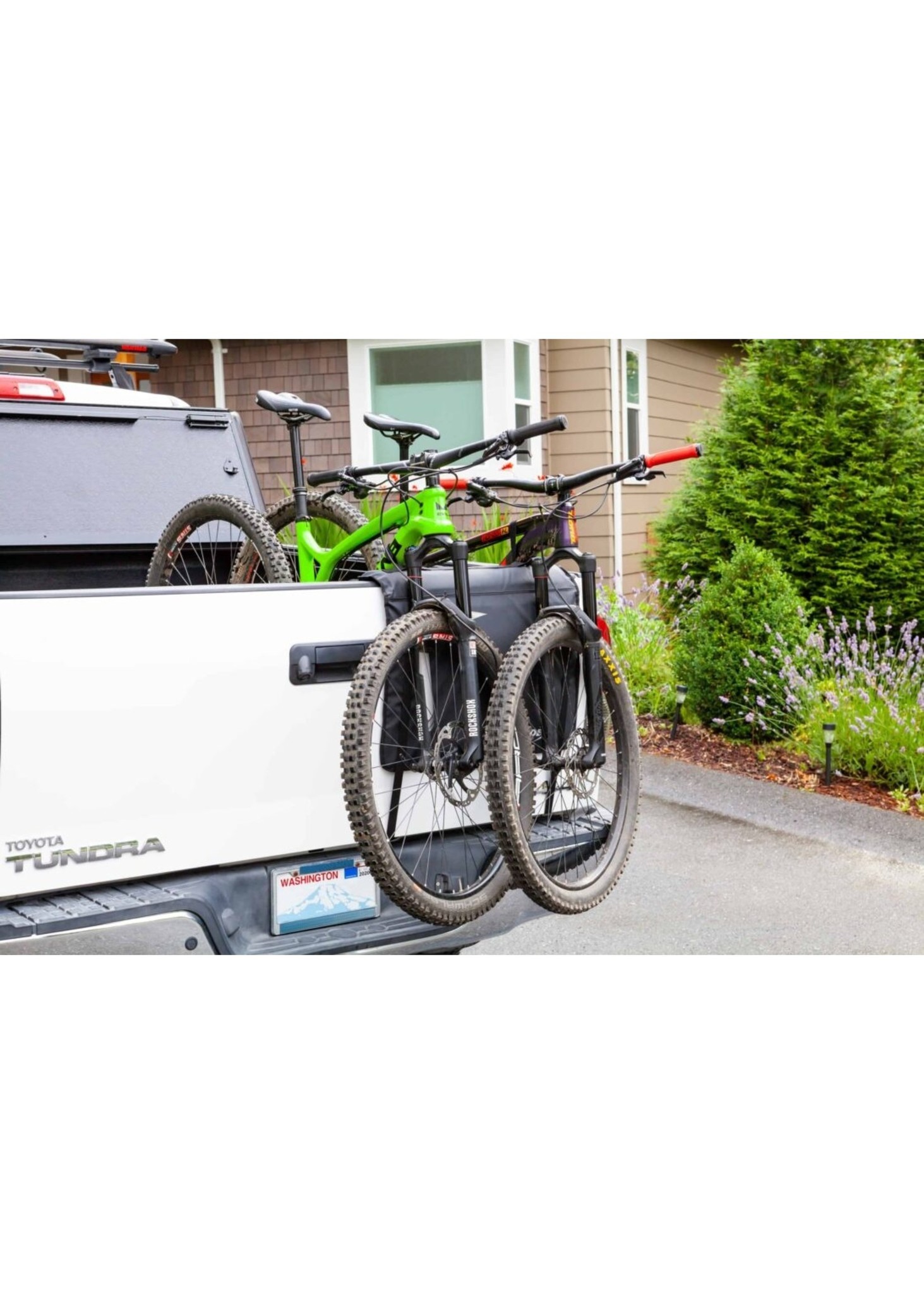 EVOC EVOC, Tailgate Pad Duo, Protecteur de panneau de boîte de camionnette, Convient à toutes les camionettes, Pour 2 vélos, Noir