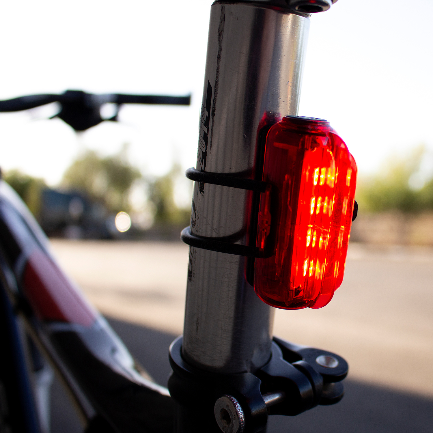 Serfas SERFAS E-Lume Lumière de vélo arrière 30m USB