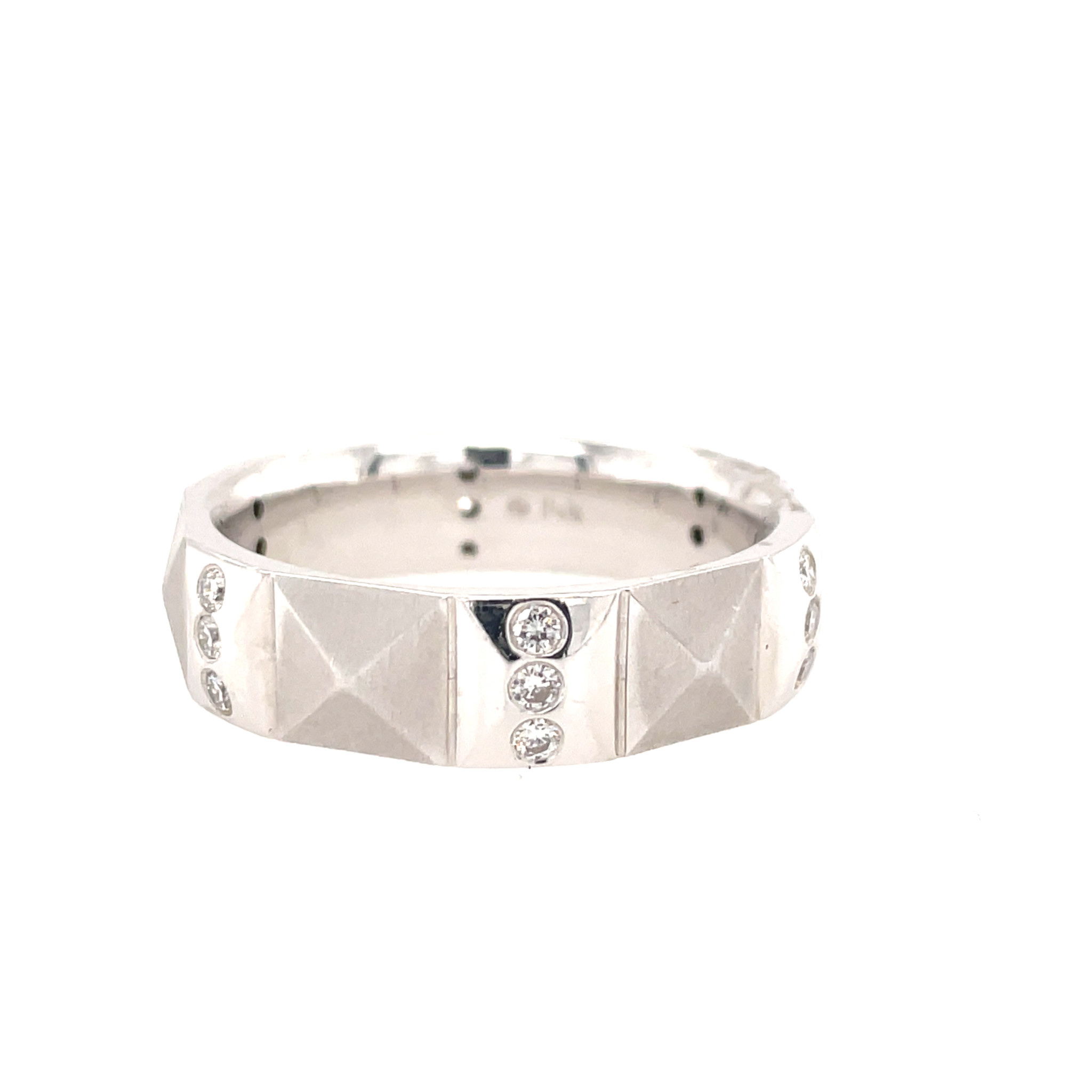 475176 14K WHITE GOLD TRIO DIAMOND PATTERN PYRAMID DESIGN WEDDING BAND