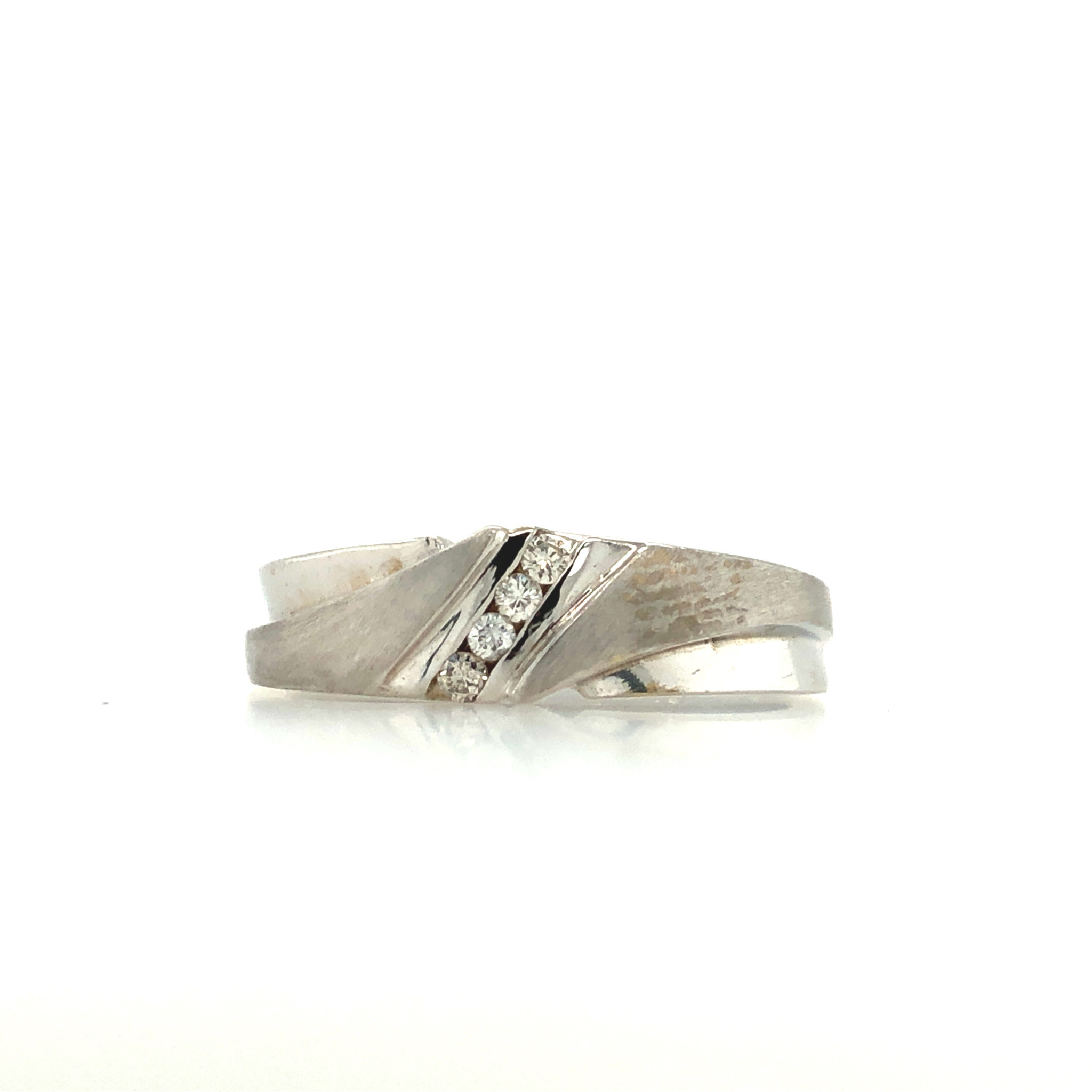 475183 14K WHITE GOLD .10TCW DIAMOND CHANNEL SET WEDDING BAND