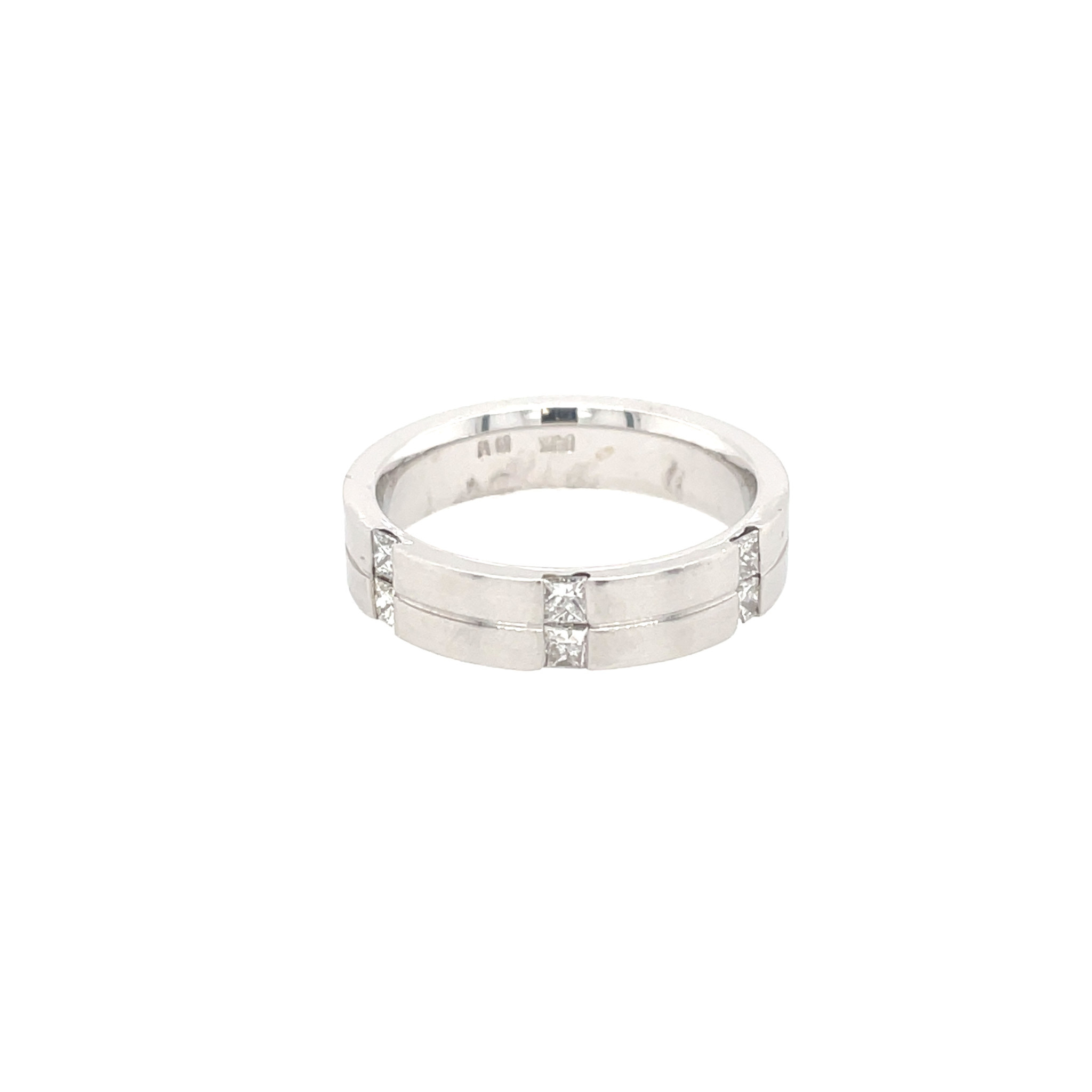 475166 14K WHITE GOLD MATTE FINISH PRINCESS CUT PATTERN DIAMOND WEDDING BAND