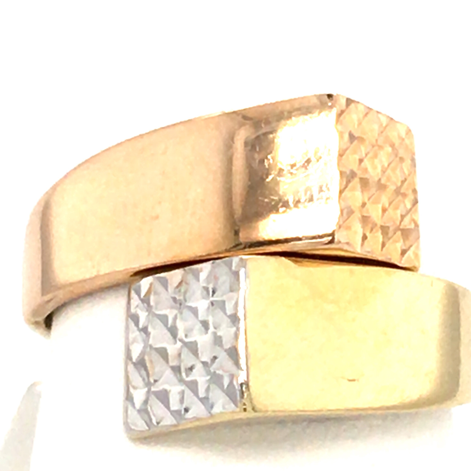 41163 14K TRICOLOR DIAMOND CUT SQUARE POINTY CENTER RING