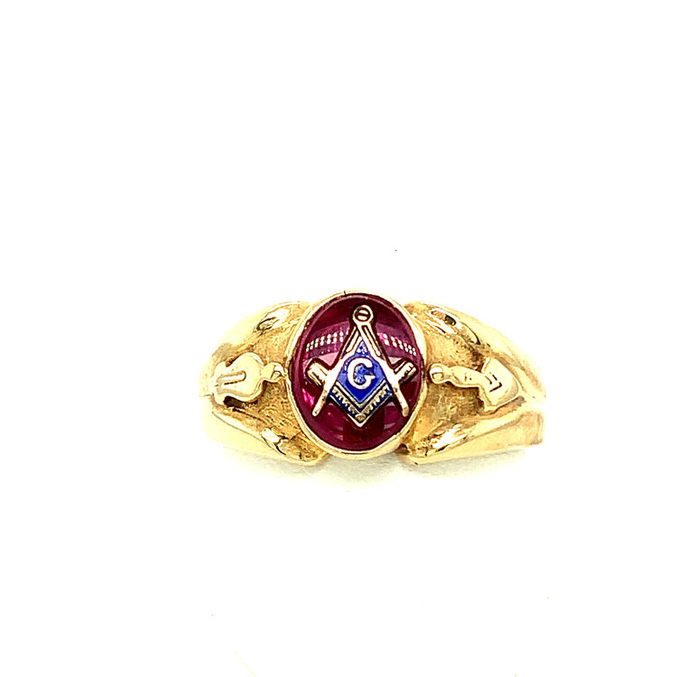 45010 10K YELLOW GOLD RED STONE SCROLL MASON RING