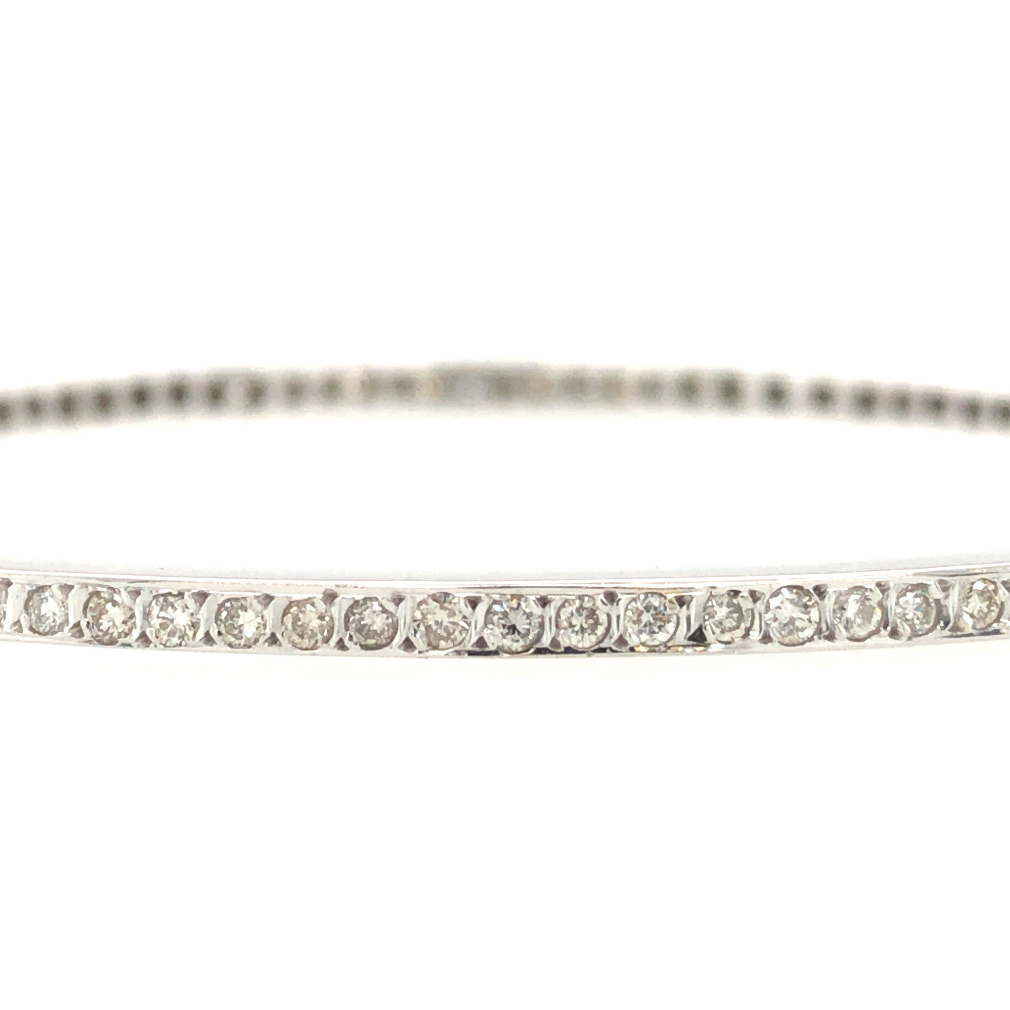20611 14K WHITE GOLD 1.25CT DIAMOND BEAD SET BANGLE