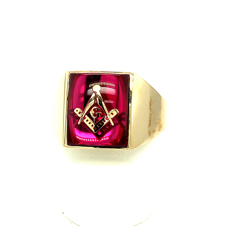 45016 10K YELLOW GOLD MASON RING WITH RECTANGLE RUBY