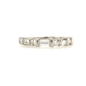 477693 PLATINUM .44TCW BAGUETTE AND ROUND DIAMOND WEDDING BAND