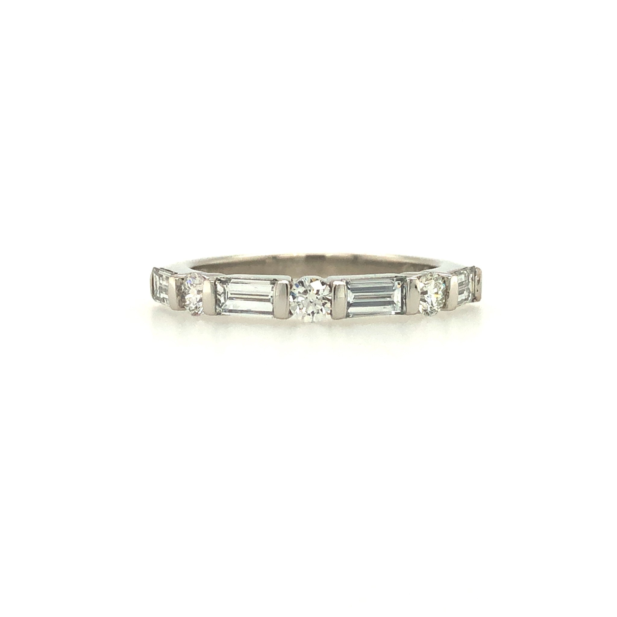 475078 PLATINUM .75TCW DIAMOND BAGUETTE AND ROUND BAR SETTING WEDDING BAND