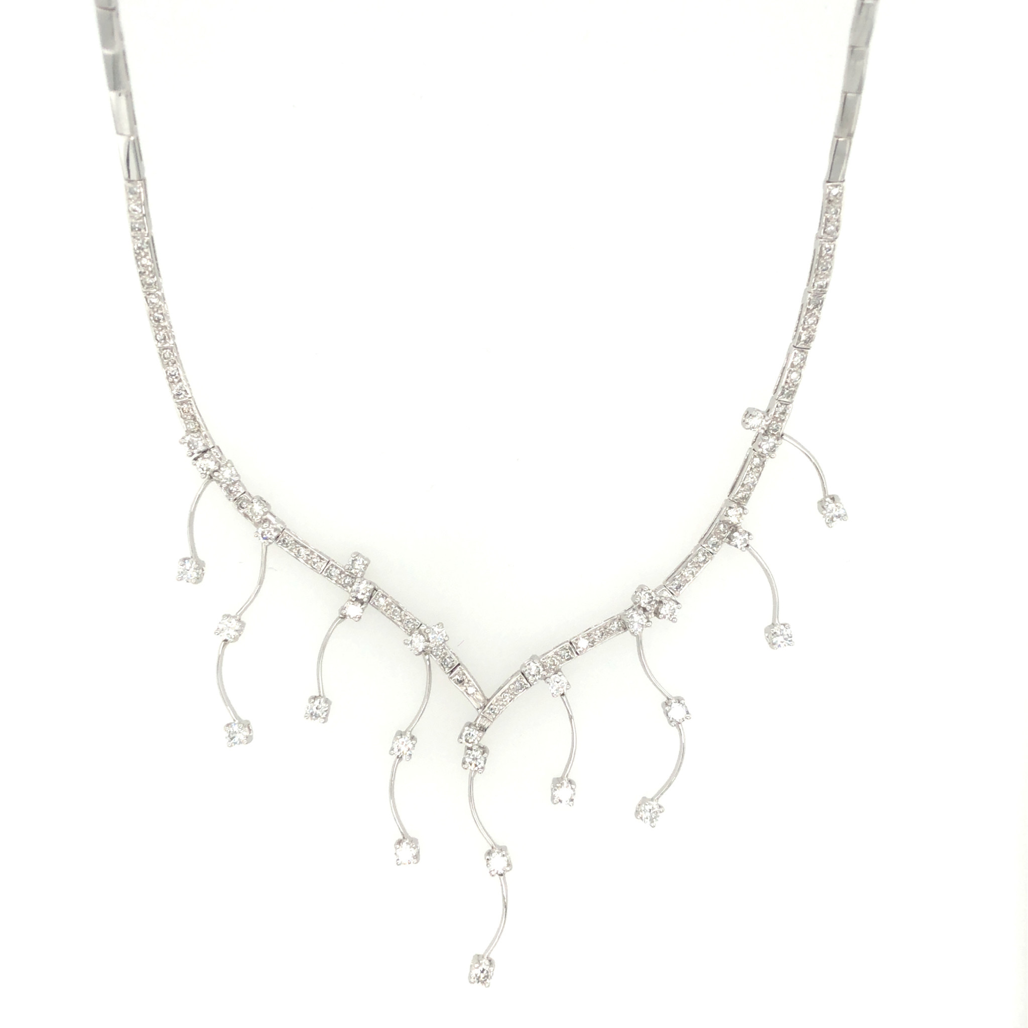 60022 18K WHITE GOLD 2.38CT DIAMOND V SHAPE WITH HANGING VANES NECKPIECES