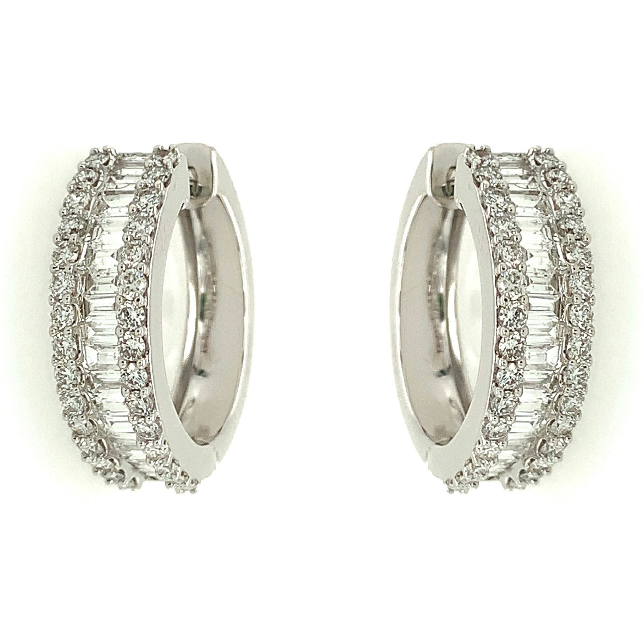 30530 14K WHITE GOLD 1.50TCW BAGUETTE CHANNEL SET AND ROUND DIAMOND EDGES HOOPS
