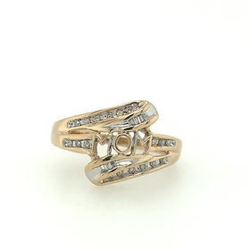 40277 10K YELLOW GOLD .10TCW DIAMOND MOM RING WITH OUTER DIAMOND SWIRLS RING
