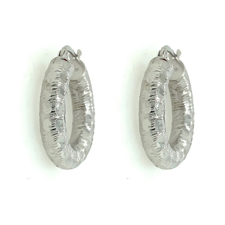 32096 18K WHITE GOLD DIAMOND CUT HAMMERED HOOPS .90''/4.85MM