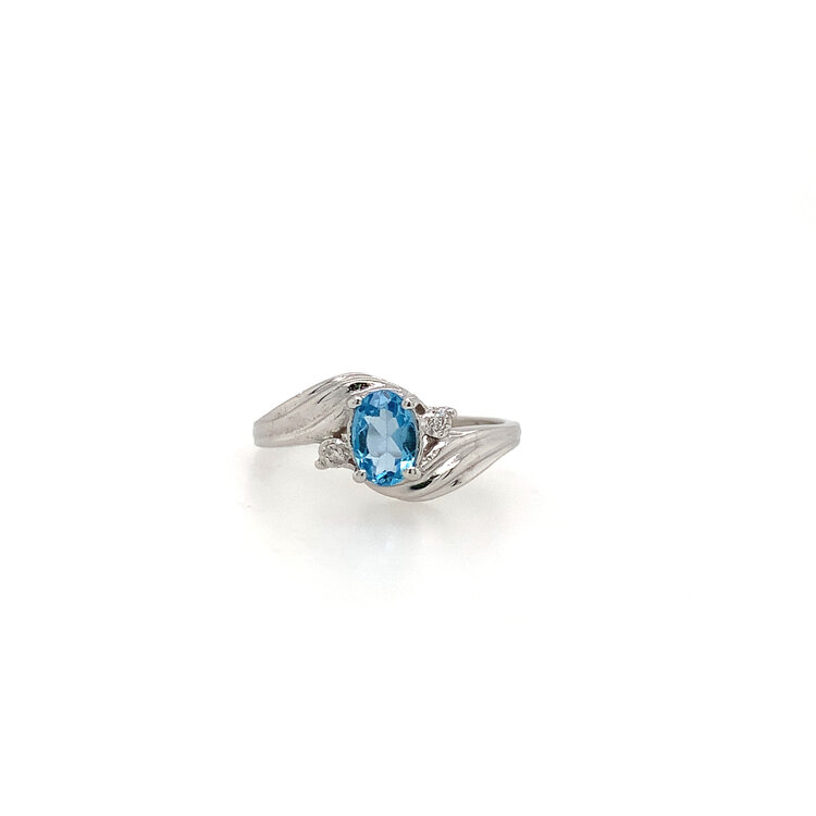 40347 14K WHITE GOLD OVAL BLUE TOPAZ DIAMOND ON THE SIDES WAVED DESIGN RING