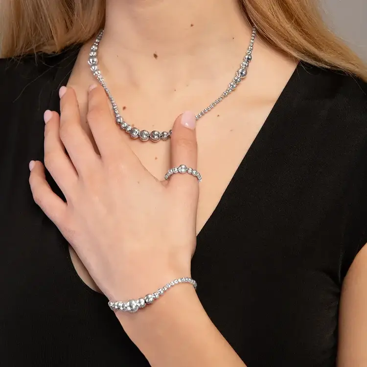 80726 STERLING SILVER CHECKERBOARD CUT BEADED GRADUATING STYLE NECKLACE 18’’