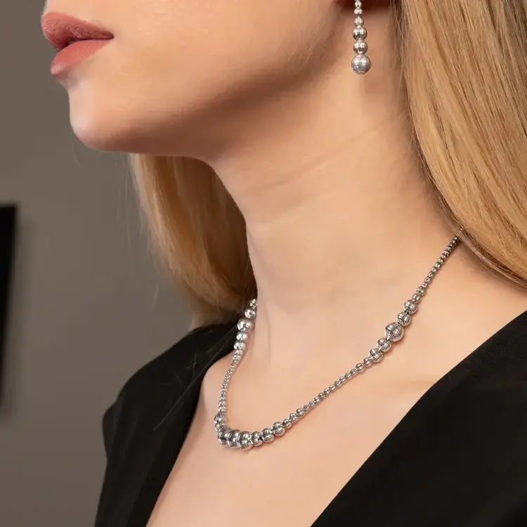 80726 STERLING SILVER CHECKERBOARD CUT BEADED GRADUATING STYLE NECKLACE 18’’