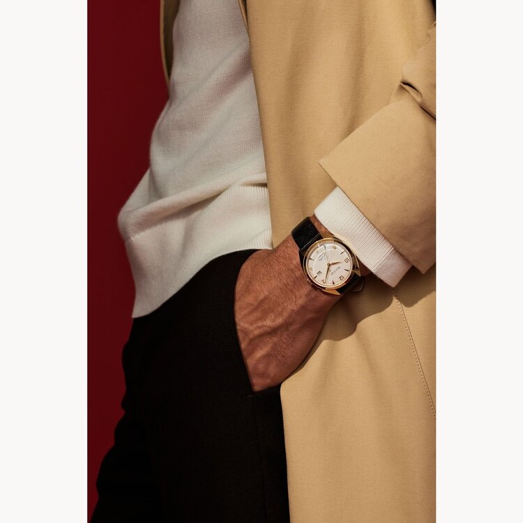 Bulova Frank Sinatra 'Fly Me To The Moon' Black Leather Strap Watch 39mm gold tone case winding watch