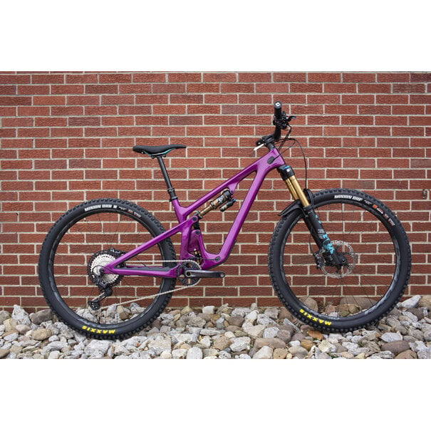 Yeti Cycles SB140 XT Lunch Ride EXCLUSIVE Build